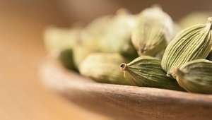 L'huile essentielle de cardamome, digestive et savoureuse