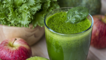 Le jus d'herbe permet de consommer beaucoup de phytonutriments, enzymes, minéraux et vitamines.