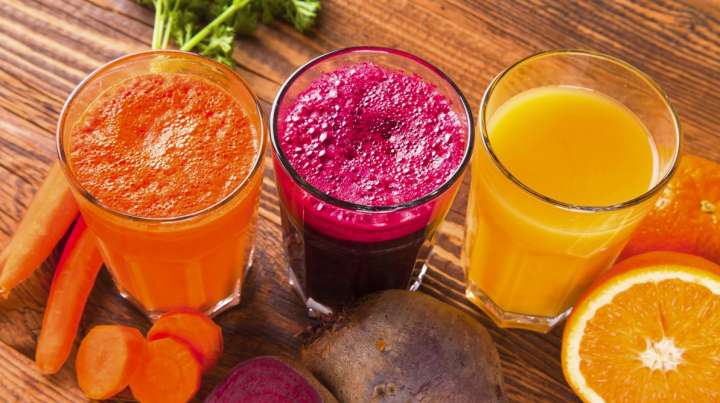 Les jus : un apport massif de nutriments comme les vitamines, les minéraux, les enzymes, les acides aminés, les glucides...