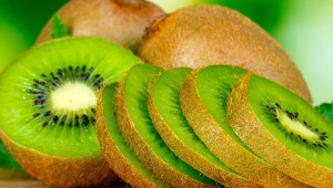 Composé de plus de 80 % d’eau, le kiwi est peu calorique.