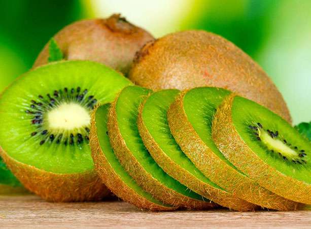 Composé de plus de 80 % d’eau, le kiwi est peu calorique.