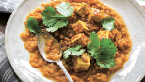 Curry aux lentilles corail et tofu