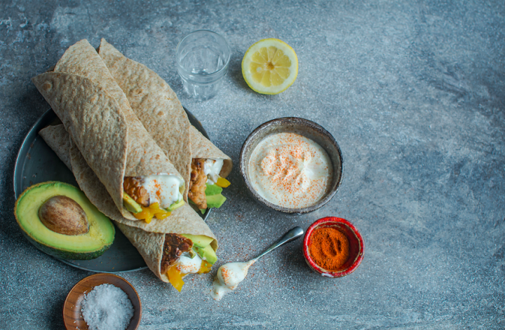 Wrap de tempeh, poivrons et avocats