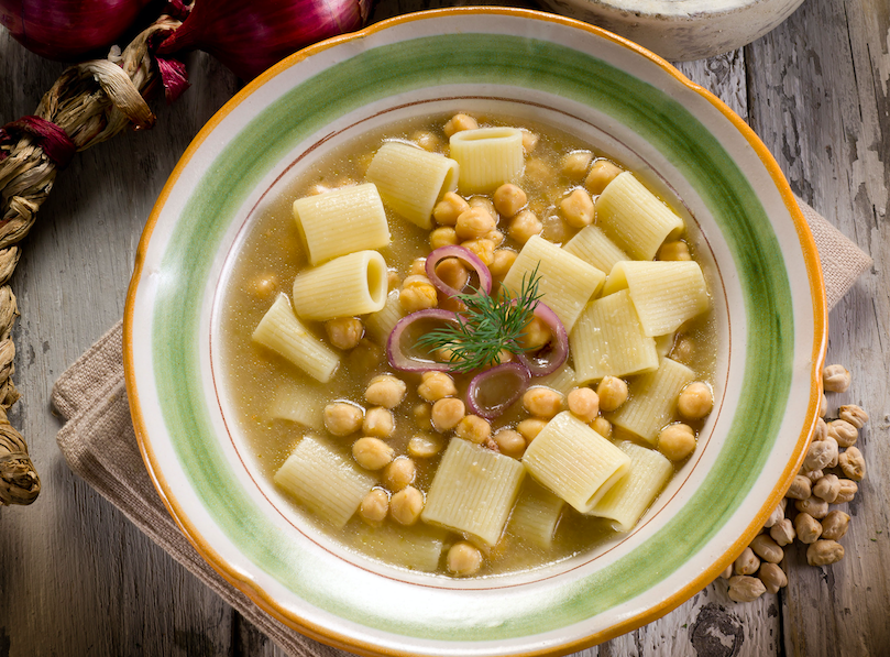 Soupe de pois chiches et de pâtes Plantes et Santé Soupe de pois chiches et de pâtes Plantes et Santé
