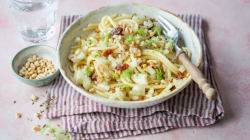 Pâtes aux raisins secs et fenouil