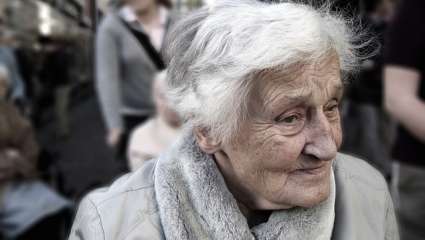 Femme âgée-Alzheimer