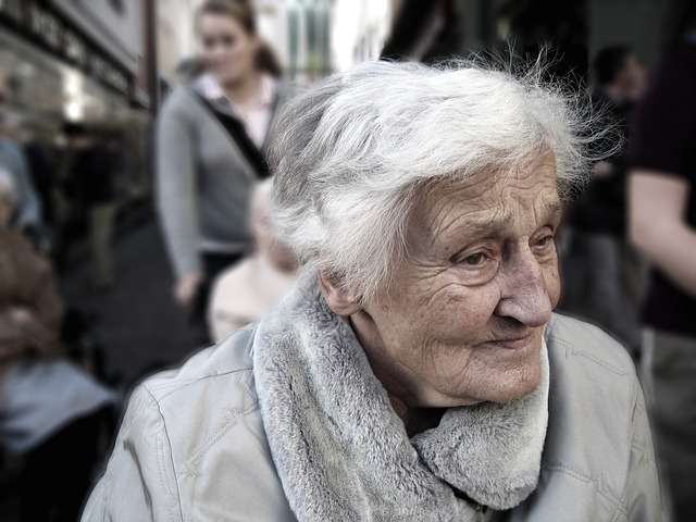 Femme âgée-Alzheimer