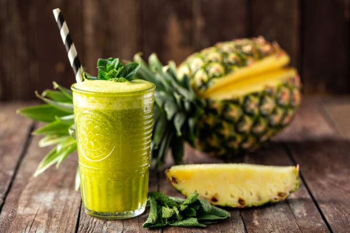 Smoothie vert à l’ananas