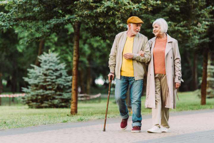 Adoucir le quotidien des seniors avec les huiles essentielles