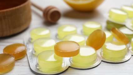 Le miel contenu dans les bnbons reste efficace sur les maux de gorge