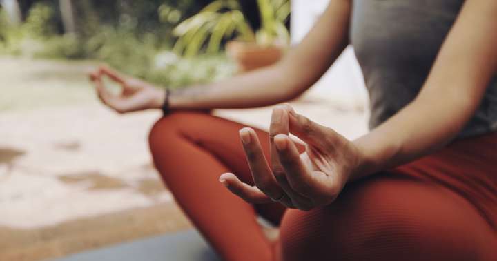 Limiter les douleurs d'arthrose avec le yoga