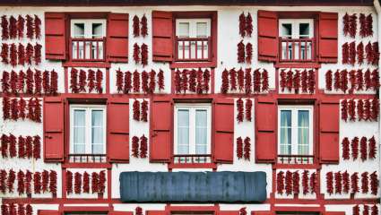 Espelette rouge - piments - séchage - maison Basque