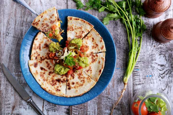 Quesadilla aux poivrons et avocat