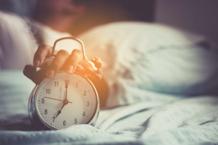 Anticiper changement d'heure et jet-lag avec les huiles essentielles