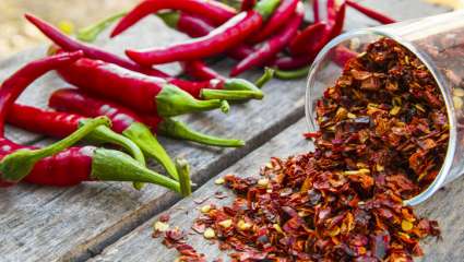 Piment, moutarde ou poivre contre la douleur