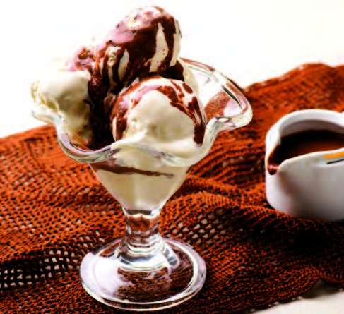 Crème glacée et coulis au chocolat