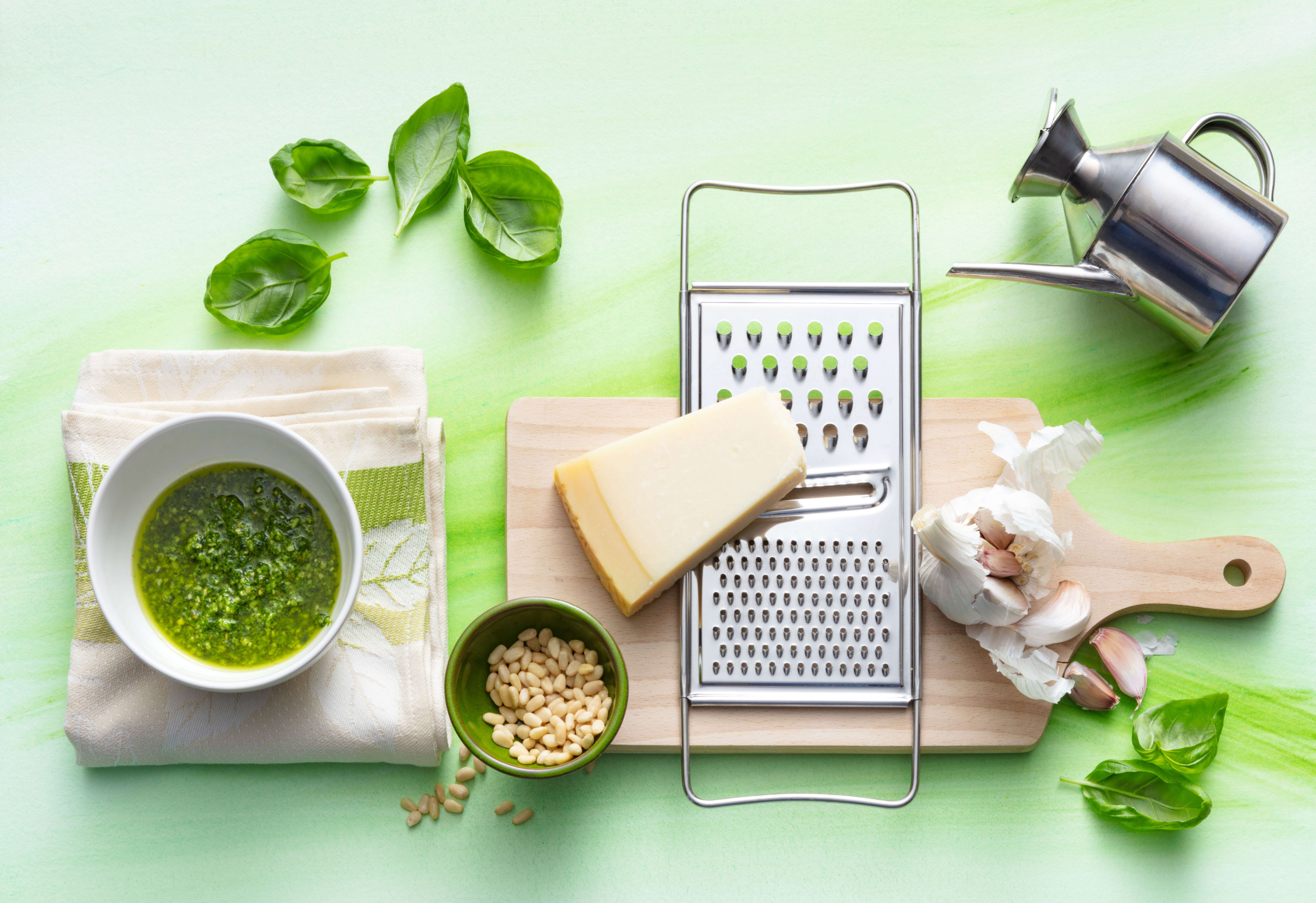 Comment faire un pesto aux mille herbes ? Plantes et Santé