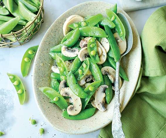 Pois gourmands et champignons sautés