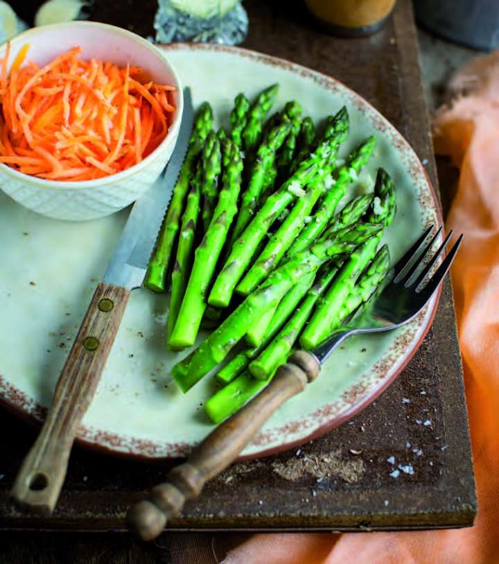 Asperges et carottes en vinaigrette