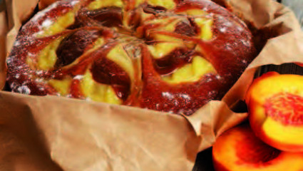 Gâteau aux pêches parfumé à la cannelle