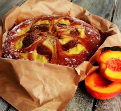 Gâteau aux pêches parfumé à la cannelle