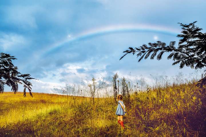 Notre belle Planète Bleue souffre... Combien de temps encore pourra-t-elle supporter cela ? Raibow-fillette-istock-w