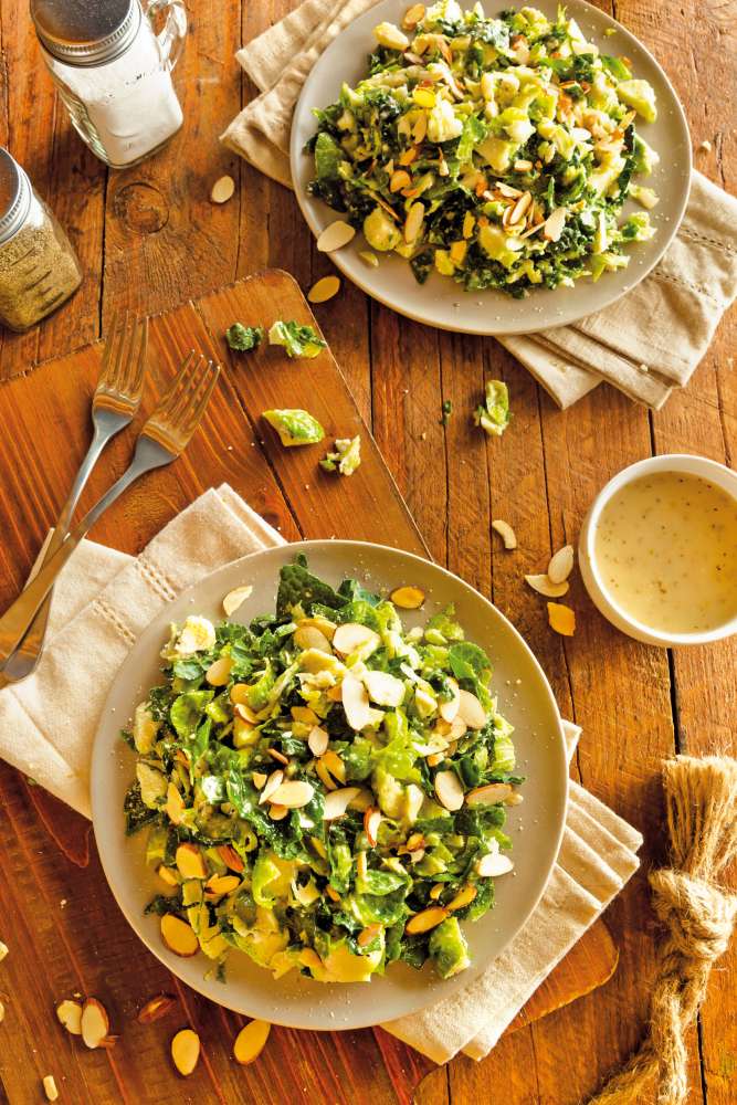 Salade de choux de Bruxelles et de chou kale