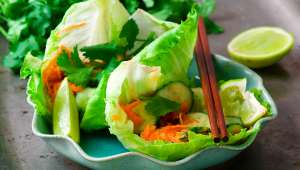 Déjeuner - entrées : Salade de concombres et carottes à la thaïlandaise