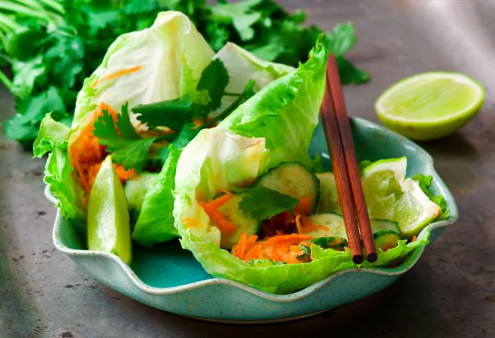 Déjeuner - entrées : Salade de concombres et carottes à la thaïlandaise