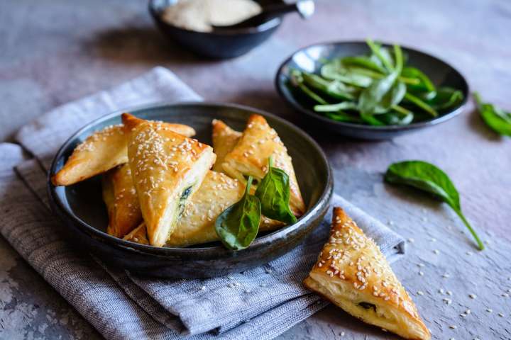 Spanakopita, chaussons feuilletés aux épinards et à l'aneth